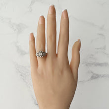 Carica l'immagine nel visualizzatore di Gallery, Vintage 18ct Gold & Diamond 1970s Retro Solitaire Ring