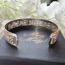 画像をギャラリービューアに読み込む, Vintage Sterling Silver Egyptian Hieroglyphic Bangle