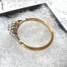 Carica l'immagine nel visualizzatore di Gallery, Antique 1920s Sapphire Diamond Cluster Ring