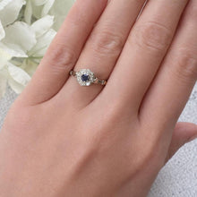 Carica l'immagine nel visualizzatore di Gallery, Antique 1920s Sapphire Diamond Cluster Ring