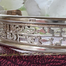 画像をギャラリービューアに読み込む, Vintage Sterling Silver Egyptian Hieroglyphic Bangle