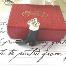 Charger l'image dans la galerie, Antique Victorian Coral Pendant Charm