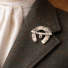 Carica l'immagine nel visualizzatore di Gallery, Victorian Sterling Silver Horseshoe & Whip Brooch