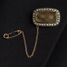 画像をギャラリービューアに読み込む, Antique Georgian 9ct Gold & Pearl Mourning Cravat Pin with Hairwork Compartment