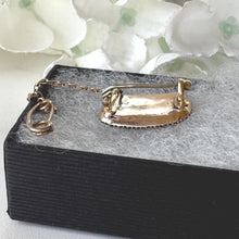 画像をギャラリービューアに読み込む, Antique Georgian 9ct Gold & Pearl Mourning Cravat Pin with Hairwork Compartment