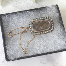 画像をギャラリービューアに読み込む, Antique Georgian 9ct Gold & Pearl Mourning Cravat Pin with Hairwork Compartment