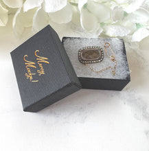 画像をギャラリービューアに読み込む, Antique Georgian 9ct Gold & Pearl Mourning Cravat Pin with Hairwork Compartment