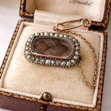 画像をギャラリービューアに読み込む, Antique Georgian 9ct Gold & Pearl Mourning Cravat Pin with Hairwork Compartment