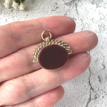 Charger l'image dans la galerie, Antique Victorian Spinner Fob, 1902 9ct Gold Carnelian Bloodstone Pendant Watch Chain Charm