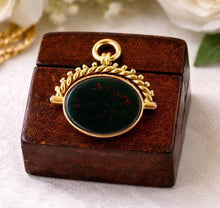 Charger l'image dans la galerie, Antique Victorian Spinner Fob, 1902 9ct Gold Carnelian Bloodstone Pendant Watch Chain Charm