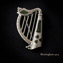 Charger l'image dans la galerie, Antique Silver Irish Harp Brooch with Connemara Marble Shamrock, Hallmarked 1904