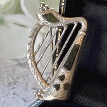 Charger l'image dans la galerie, Antique Silver Irish Harp Brooch with Connemara Marble Shamrock, Hallmarked 1904