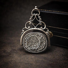 Charger l'image dans la galerie, Rare Georgian Silver Triple Intaglio Seal Spinner Fob, Baron Löwen c1730