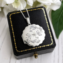 Charger l'image dans la galerie, Vintage Sterling Silver Locket Necklace, Birmingham 1980, Engraved Floral Star, Scalloped Edge Pendant