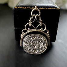 Charger l'image dans la galerie, Rare Georgian Silver Triple Intaglio Seal Spinner Fob, Baron Löwen c1730