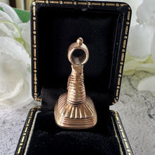 Carica l'immagine nel visualizzatore di Gallery, Antique Georgian Gold Cased Bloodstone Seal Fob Pendant. Circa 1790