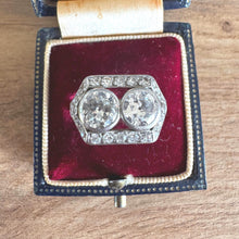 Carica l'immagine nel visualizzatore di Gallery, Art Deco Toi et Moi Diamond Ring 2.00ct Matched Old European Cut Diamonds Platinum Antique Engagement Ring