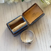 Charger l'image dans la galerie, Antique Victorian Sterling Silver Buckle Ring In Original Box