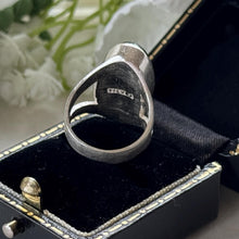 Carica l'immagine nel visualizzatore di Gallery, Vintage 1970s Sterling Silver Onyx Modernist Statement Ring, Size J-1/2/US 5