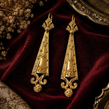 Carica l'immagine nel visualizzatore di Gallery, Antique Victorian 9ct Gold Archaeological Revival Earrings, Etruscan Statement Drops c1880