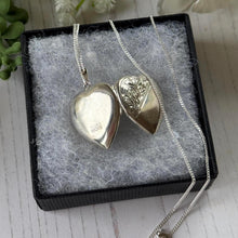 Load image into Gallery viewer, Vintage 1975 Sterling Silver Floral Engraved Heart Locket Necklace. Antique Style Sweetheart Pendant & Chain.