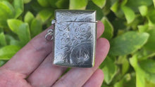 Cargar y reproducir el video en el visor de la galería, Victorian Silver Vesta Case Fob Pendant, Chester 1899