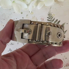 ギャラリービューアAntique Victorian Silver Wide Belt Buckle Bangle Braceletに読み込んでビデオを見る