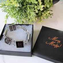 Cargar imagen en el visor de la galería, Art Deco Carnelian Carved Intaglio Silver Bracelet