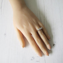 Charger l'image dans la galerie, Vintage 9ct Gold & White Zircon 3 Stone Trilogy Ring, Edwardian Revival