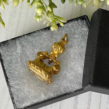 Charger l'image dans la galerie, Georgian Gold Cased Steel Intaglio Fob Seal : Corona Fides