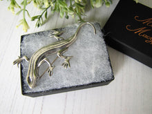Cargar imagen en el visor de la galería, Vintage Sterling Silver Lizard Brooch, Mexico