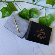 Charger l'image dans la galerie, Victorian 15ct Gold & Turquoise Pencil Pendant