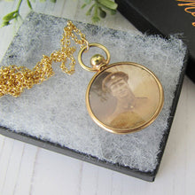 Charger l'image dans la galerie, Edwardian Rolled Gold Photo Locket Necklace With Portraits