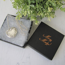 Charger l'image dans la galerie, Vintage Sterling Silver Engraved Puffy Heart Locket