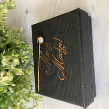 Charger l'image dans la galerie, Victorian 15ct Gold & Opal Stick Pin