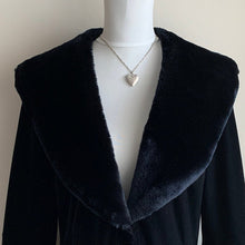 Charger l'image dans la galerie, Japanese Aesthetic Sterling Silver Heart Locket