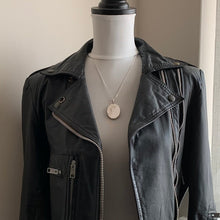 Cargar imagen en el visor de la galería, Vintage Edwardian Style English Sterling Silver Locket & Chain