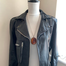 Charger l'image dans la galerie, Antique Victorian Scottish Banded Agate Silver Pendant Necklace - MercyMadge