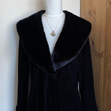 Load image into Gallery viewer, Georgian 15ct Gold Intaglio Fob " To Live & Die For What I Love"