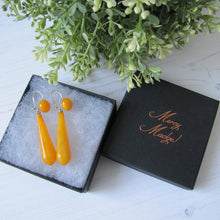 Cargar imagen en el visor de la galería, Antique Baltic Amber Torpedo Earrings