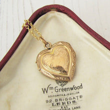 Cargar imagen en el visor de la galería, Antique Kollmar & Jourdan Rolled Gold Heart Locket