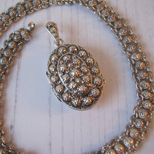 Cargar imagen en el visor de la galería, Victorian Silver Bookchain Necklace & Locket - MercyMadge