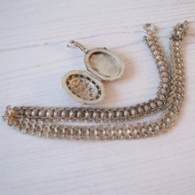 Cargar imagen en el visor de la galería, Victorian Silver Bookchain Necklace & Locket - MercyMadge