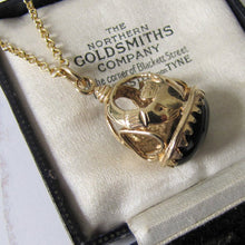 Cargar imagen en el visor de la galería, 9ct Gold & Onyx Claddagh Pendant Fob - MercyMadge