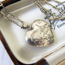 Charger l'image dans la galerie, Japanese Aesthetic Sterling Silver Heart Locket