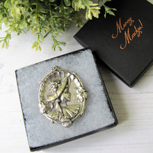Carica l'immagine nel visualizzatore di Gallery, Antique 1904 Art Nouveau Sterling Silver "Gibson Girl" Portrait Brooch. - MercyMadge