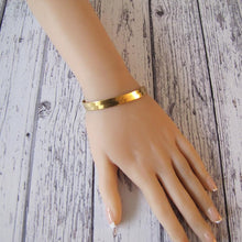 Charger l'image dans la galerie, Italian 18ct Yellow Gold Omega Bracelet