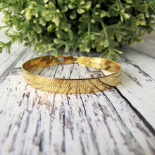 Charger l'image dans la galerie, Vintage 18ct Yellow Gold Omega/Flat Snake Bracelet, Italy - MercyMadge