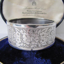 Cargar imagen en el visor de la galería, Antique Victorian Sterling Silver Cuff Bracelet, George Loveridge, Birmingham 1881