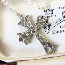 Cargar imagen en el visor de la galería, Antique Victorian Engraved Sterling Silver Cross & Chain